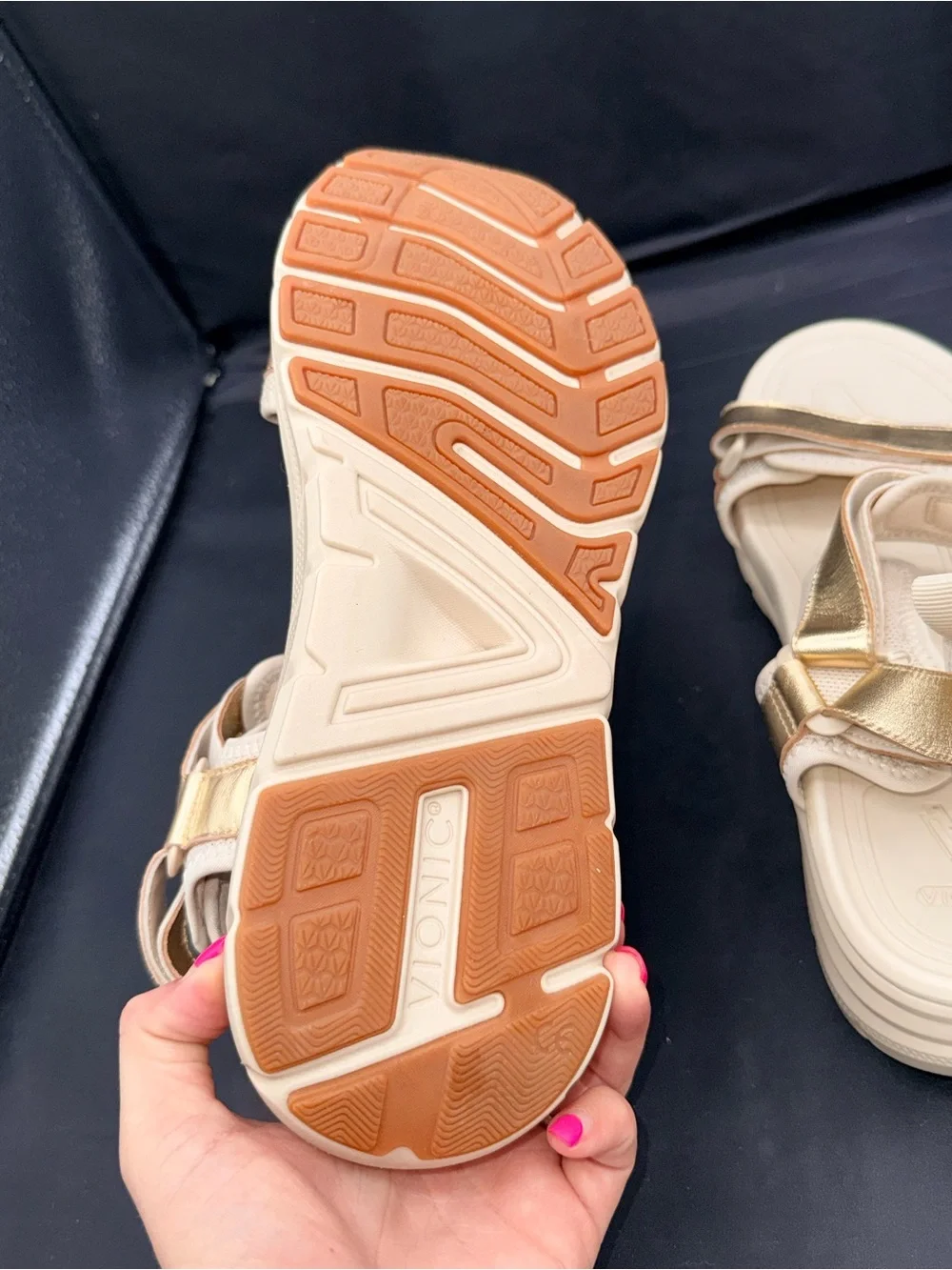 Vionic Walk Max Wanderer Metallic Gold Chunky Platform Sport Sandal Gorpcore 11